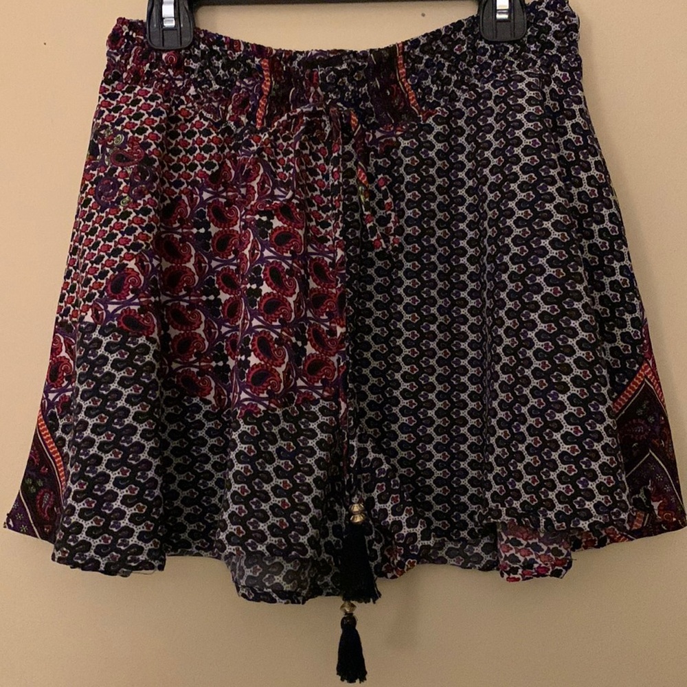 Boohoo Women’s size 4 Skort Tassel ties
